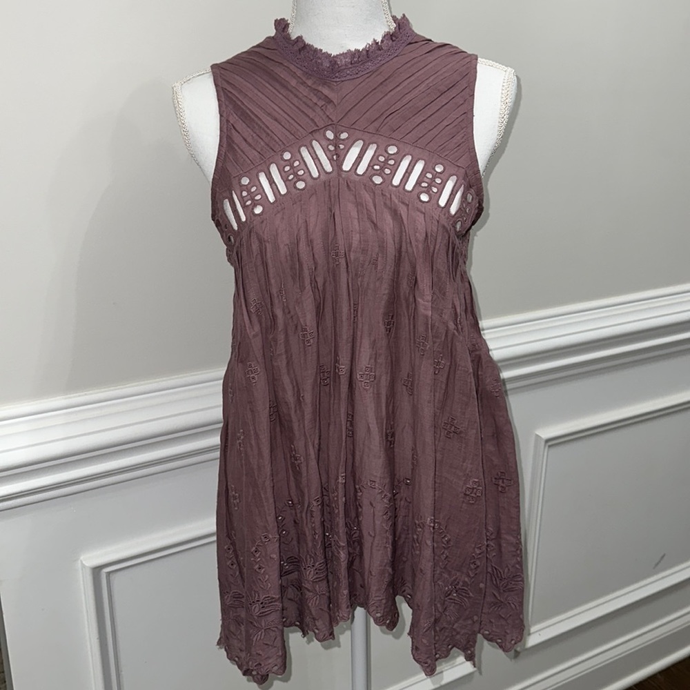 Free People ๐ฏ Cotton Plum Cut Out Embroidered Sleeveless Tank size XS - Picture 4 of 11